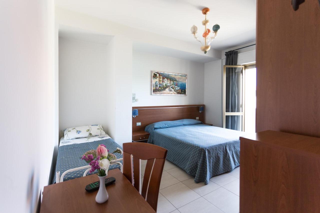Hotel Abruzzo Pineto Eksteriør billede