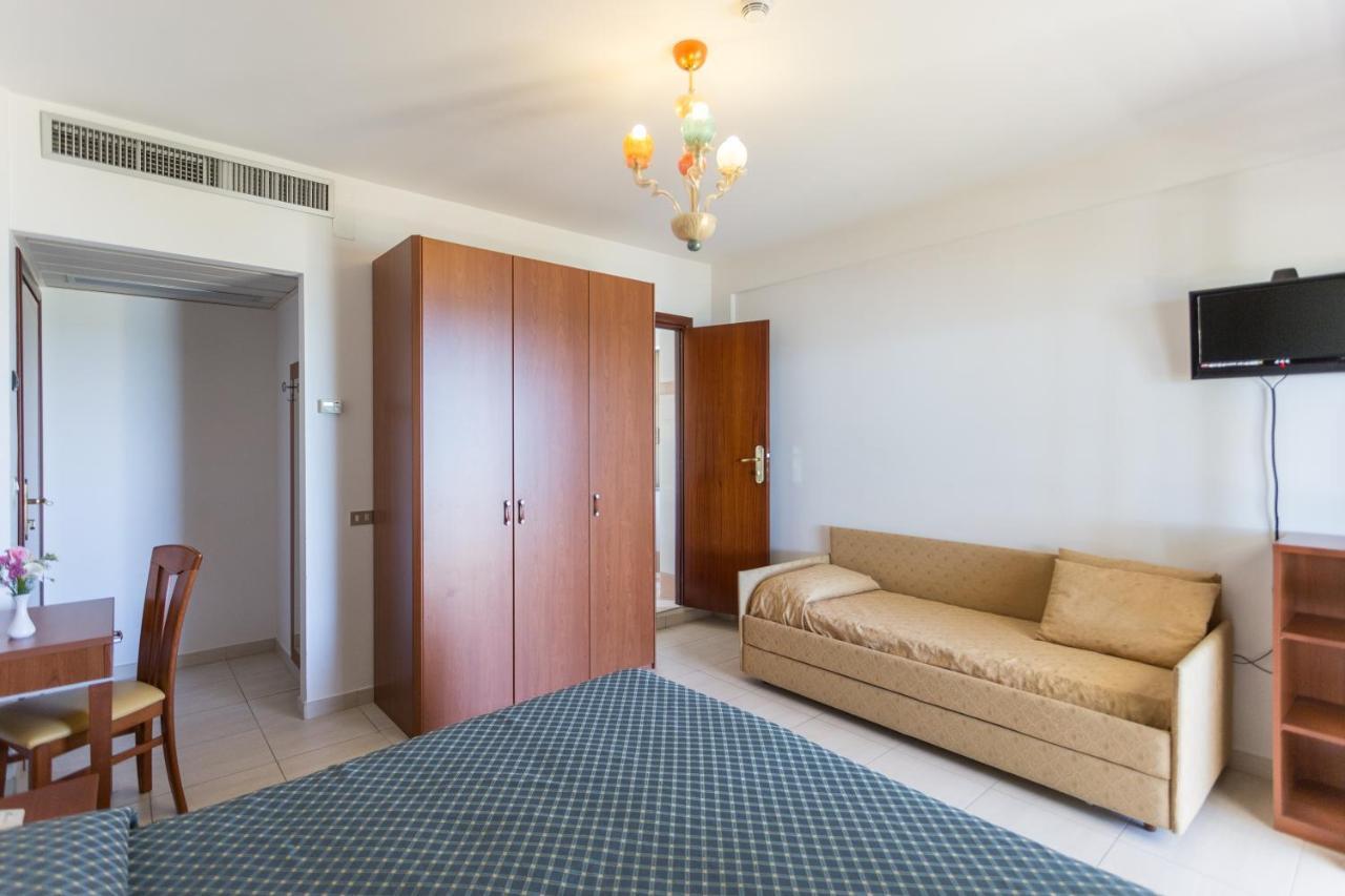 Hotel Abruzzo Pineto Eksteriør billede