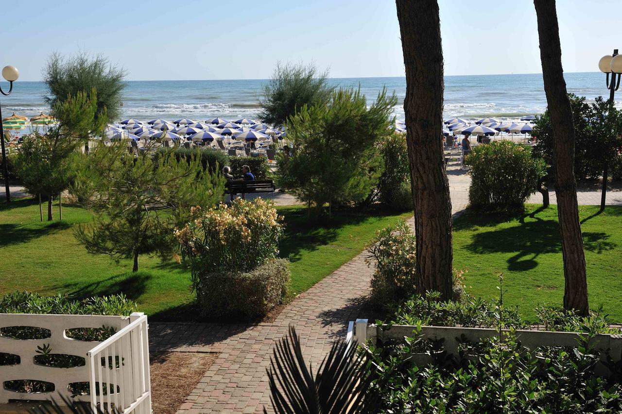 Hotel Abruzzo Pineto Eksteriør billede