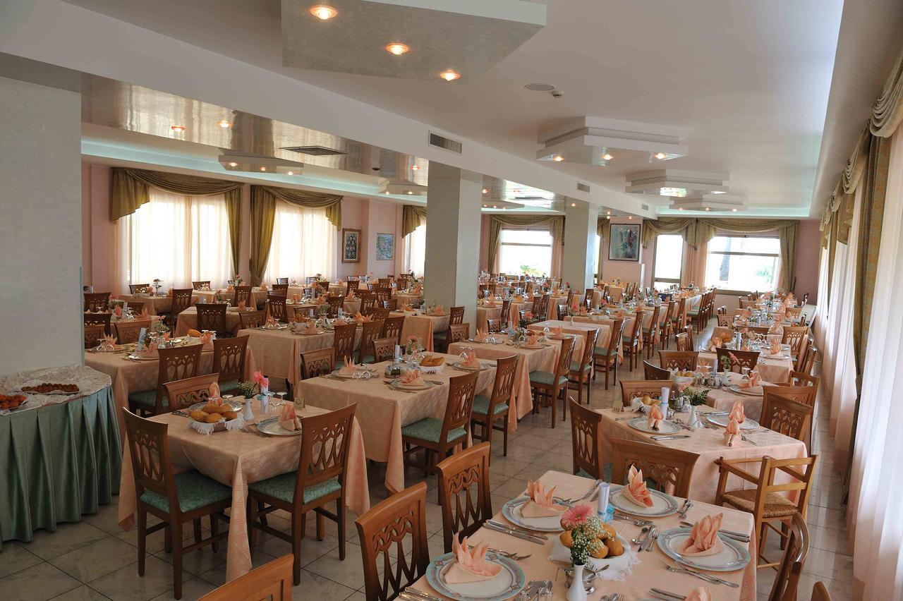 Hotel Abruzzo Pineto Eksteriør billede