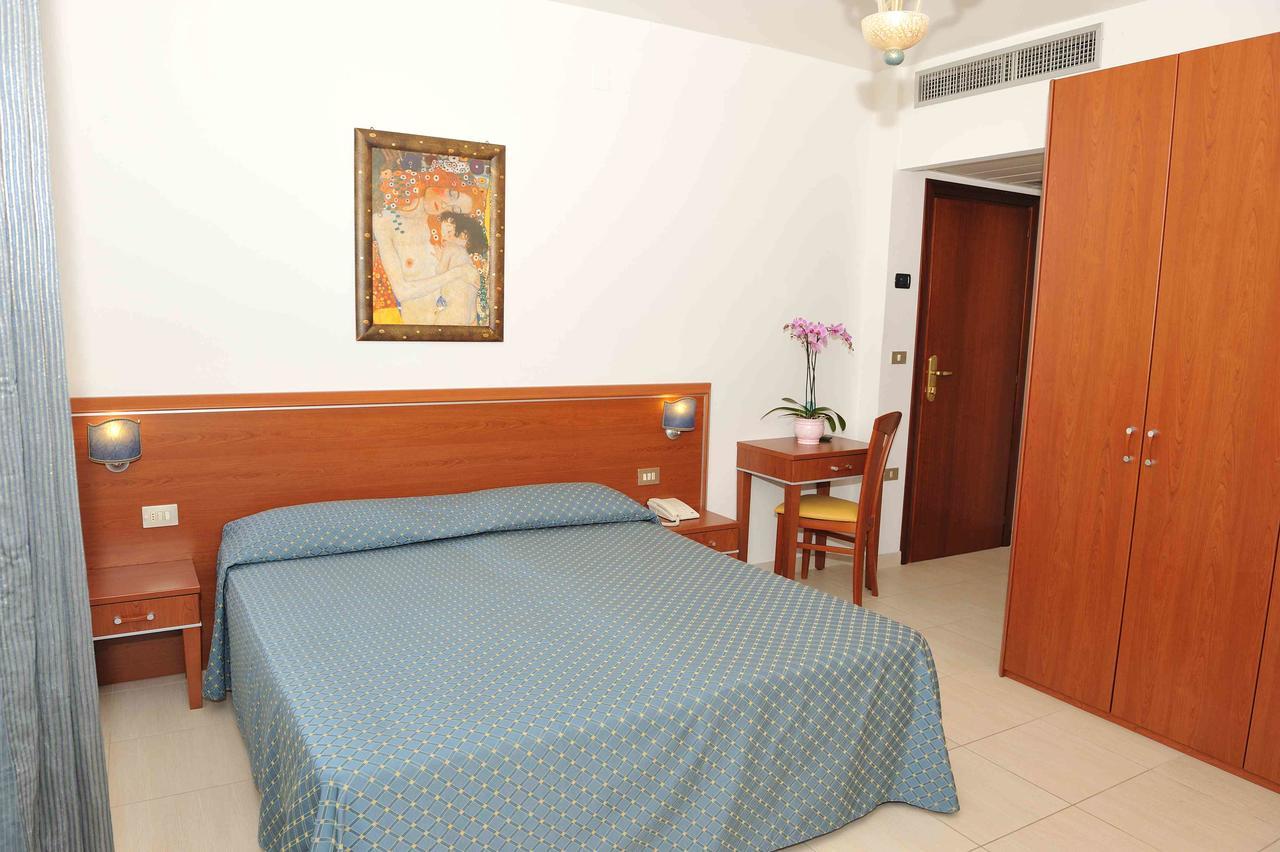 Hotel Abruzzo Pineto Eksteriør billede