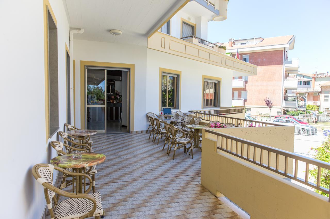 Hotel Abruzzo Pineto Eksteriør billede