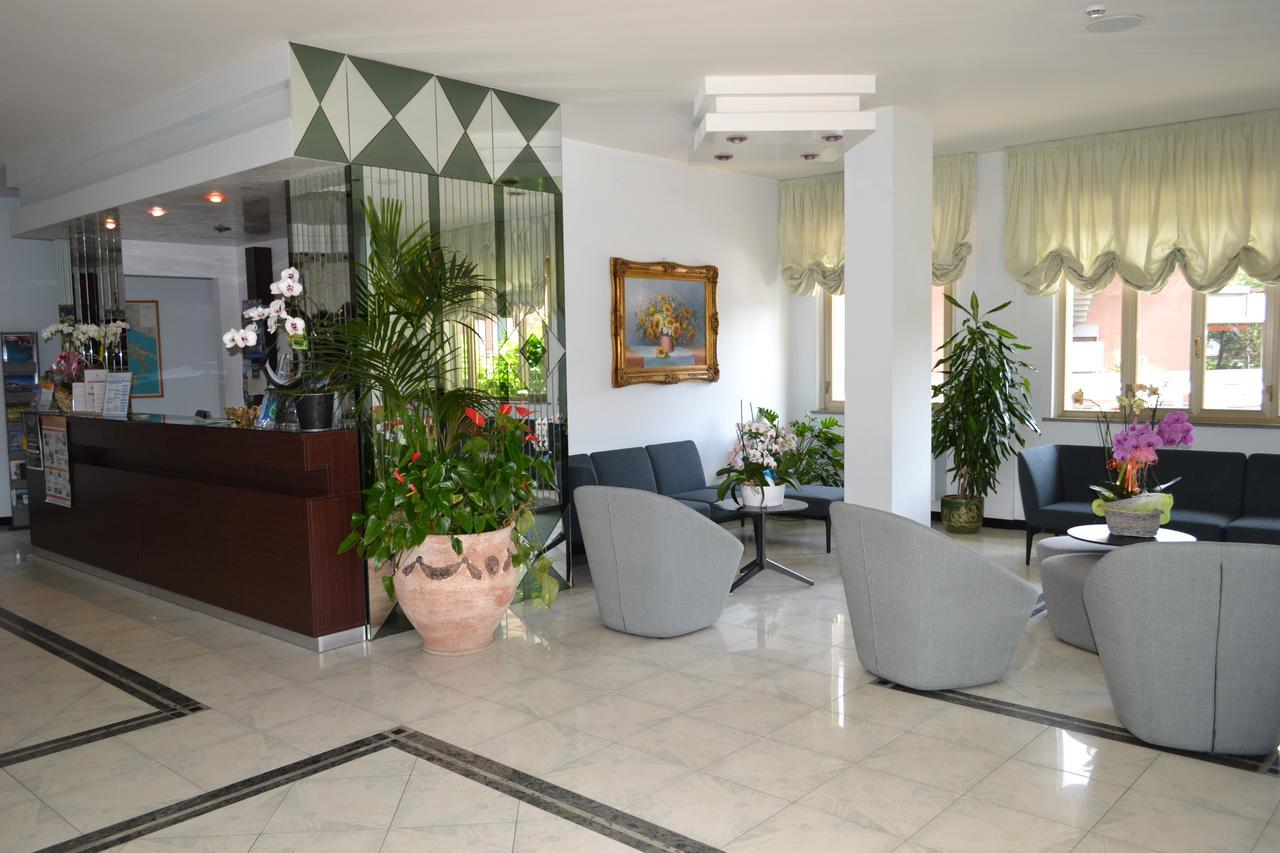 Hotel Abruzzo Pineto Eksteriør billede